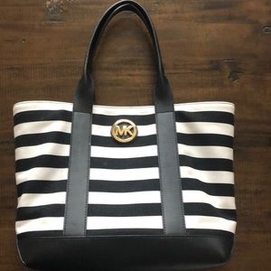 Michael Kors tote